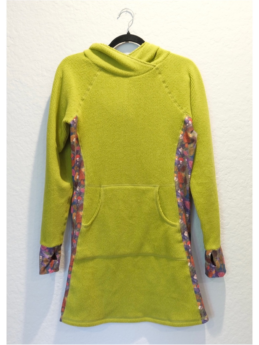 Youer Treasure Dress in Sapling Size S Chartreuse Mushroom Print Hooded Pocket